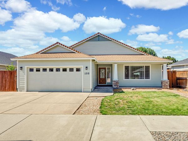 155 Glenwood Drive, Eagle Point, OR 97524