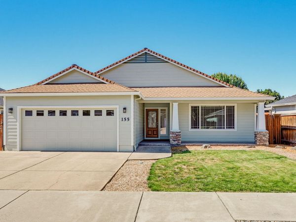 155 Glenwood Drive, Eagle Point, OR 97524