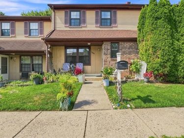 988 GATES PLACE, WARMINSTER, PA 18974