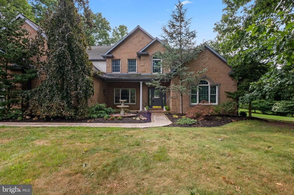 5 HOLLY LANE, MOHNTON, PA 19540