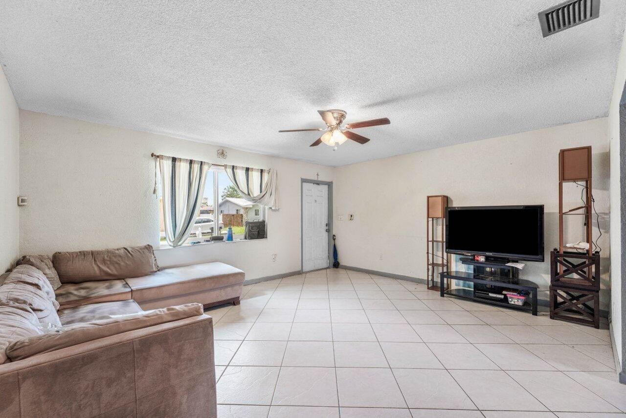 2011 SW 99th Terrace, Miramar, FL 33025 Photo
