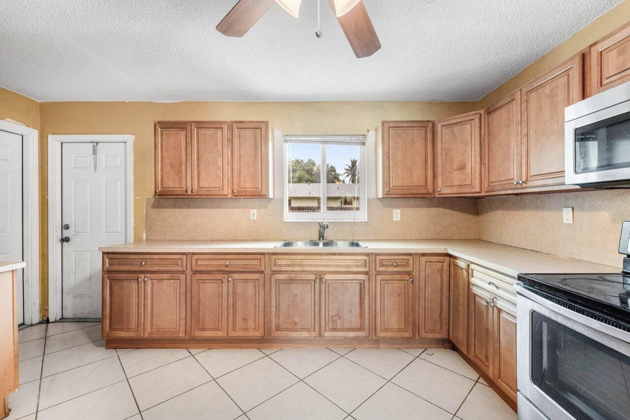2011 SW 99th Terrace, Miramar, FL 33025 Photo