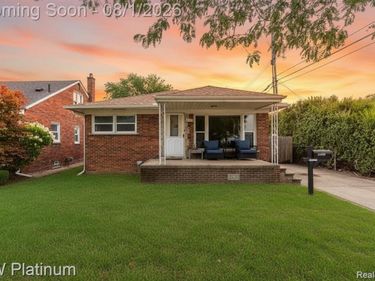 22300 Alger Street, St Clair Shores, Mi 48080