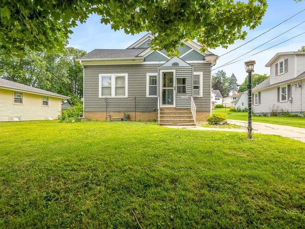 1247 W Logan Street, FREEPORT, IL 61032