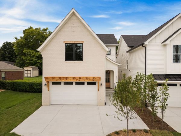 806 Newhall Dr , Nashville, TN 37206