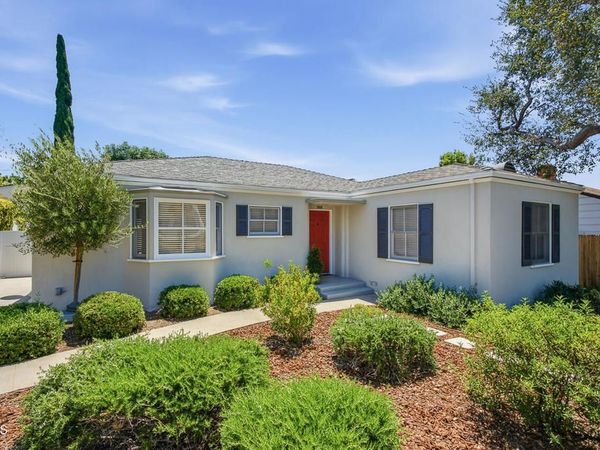 1010 Roxbury Drive, Pasadena, CA 91104