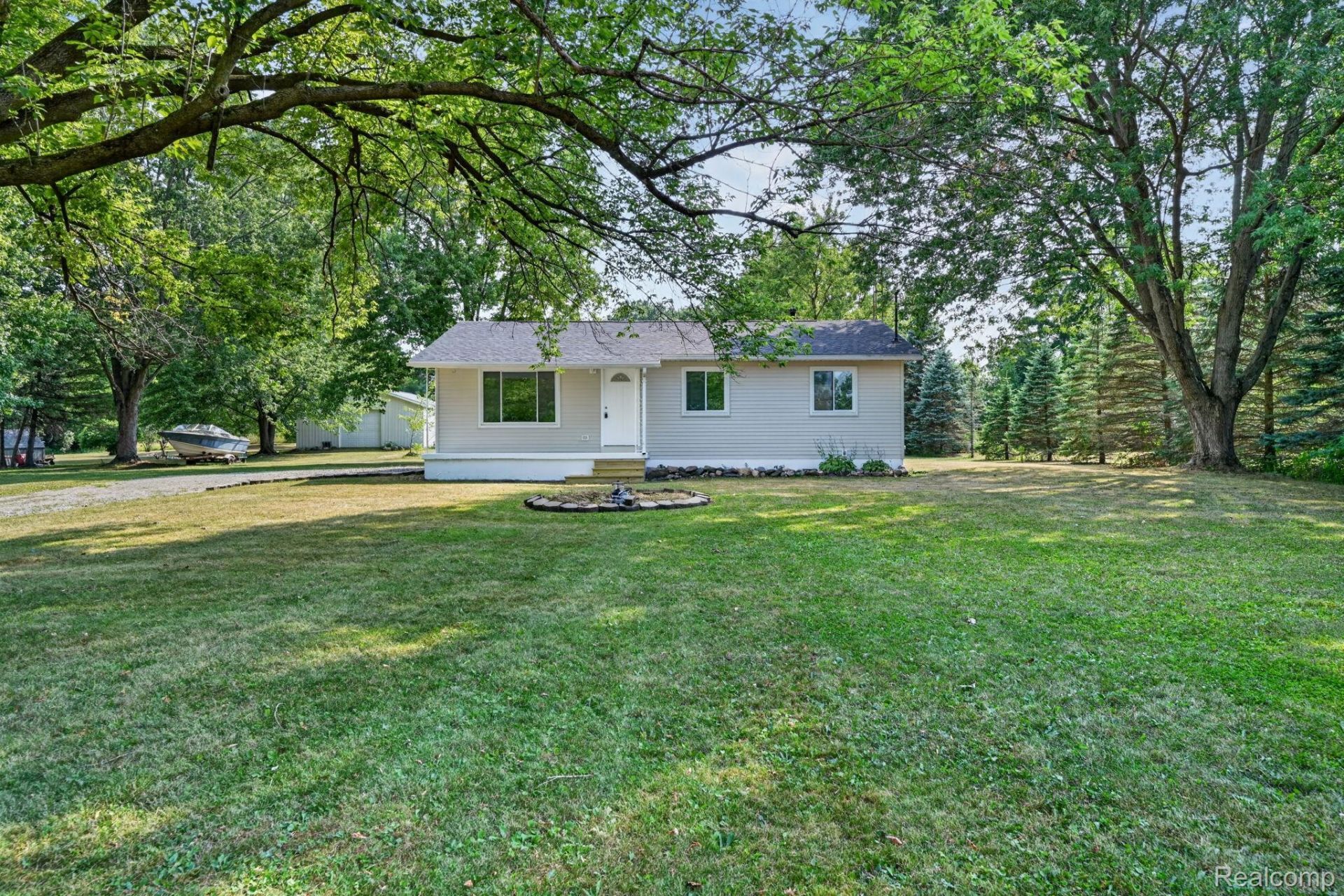 305 W Walker Street, Gaines Township, Mi 48436 Main Photo