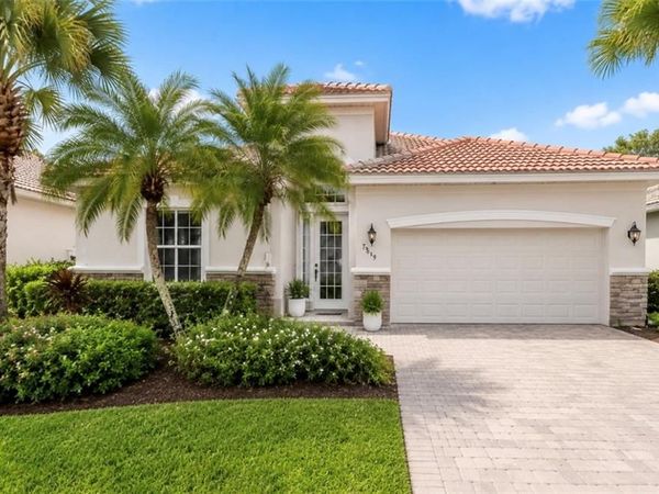 7849 Founders LN , NAPLES, FL 34104