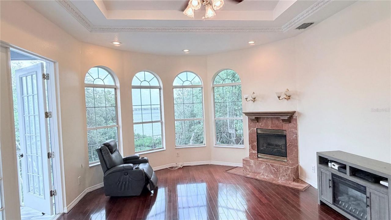 3187 Shoreline Drive, Clearwater, FL 33760 Photo
