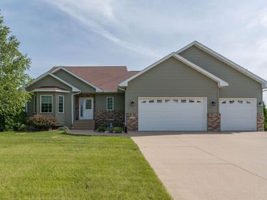1007 Crystal Lake Drive, Lake Crystal, MN 56055