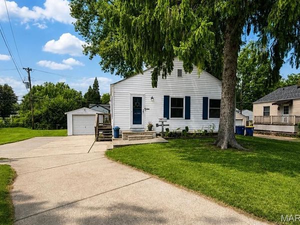 3591 Saint Christopher Lane , St Ann, MO 63074