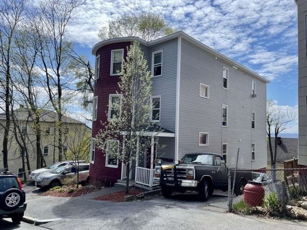 53 Merrifield St, Worcester, MA 01605