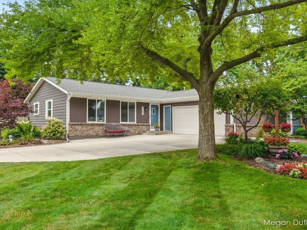 3767 Socorro Drive SW, Grandville, MI 49418