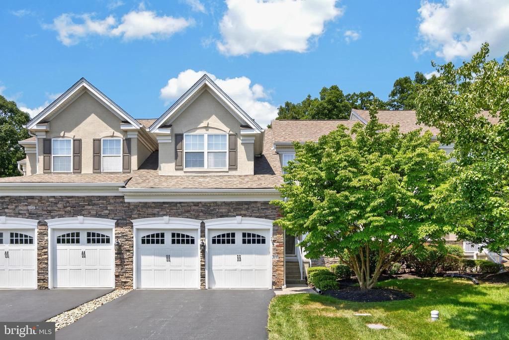 2232 PEMBROKE LANE , CHESTER SPRINGS, PA 19425