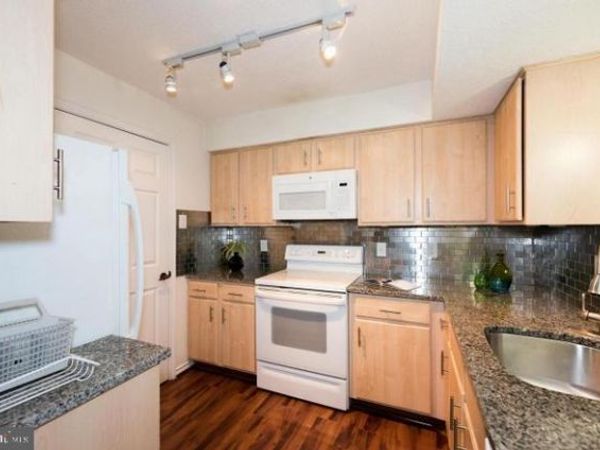 1519 LINCOLN WAY, Unit 301, MCLEAN, VA 22102