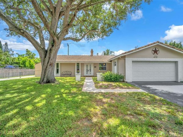 4770 SW 70th Ter, Davie, FL 33314