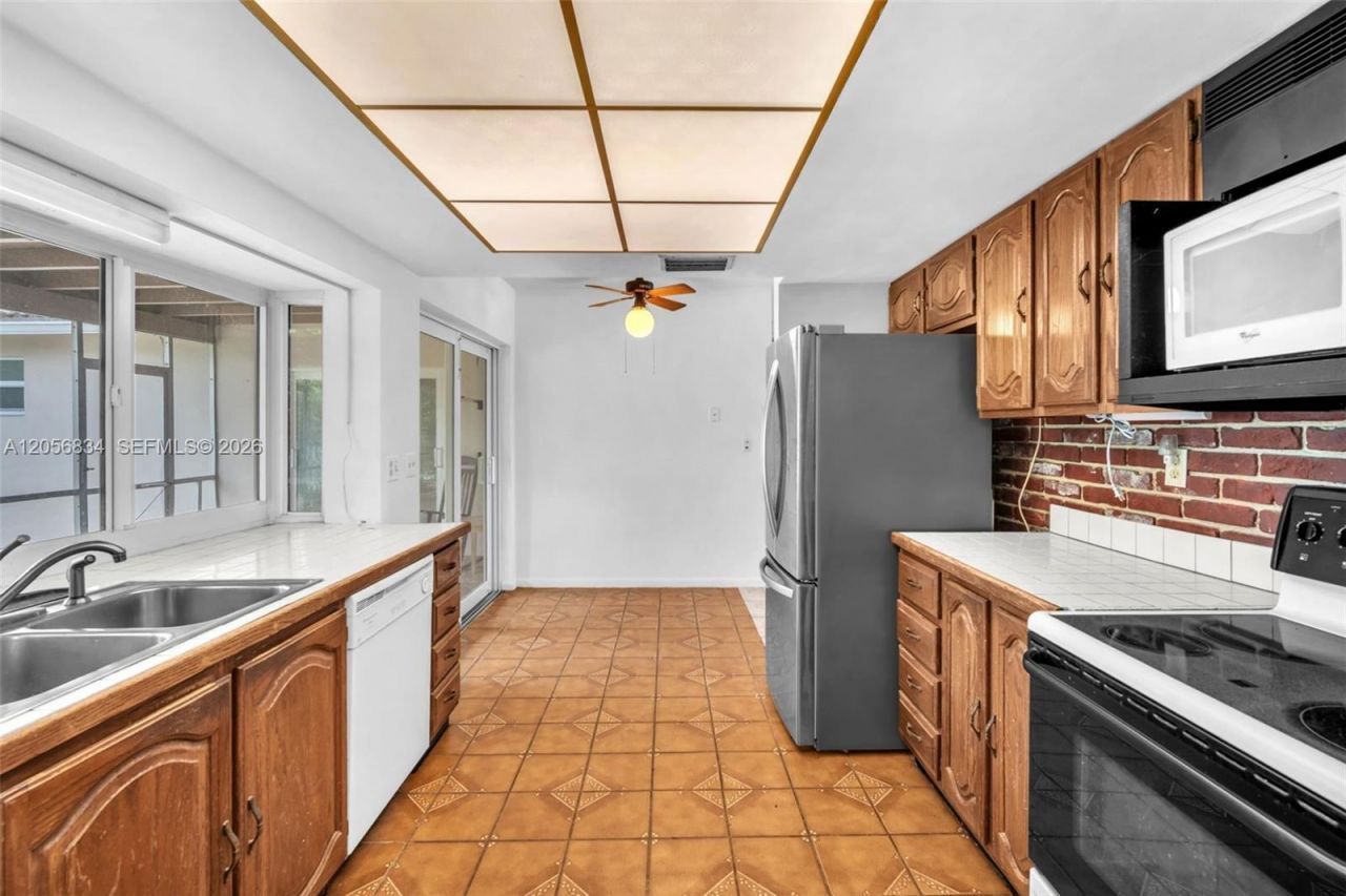4770 SW 70th Ter, Davie, FL 33314 Photo