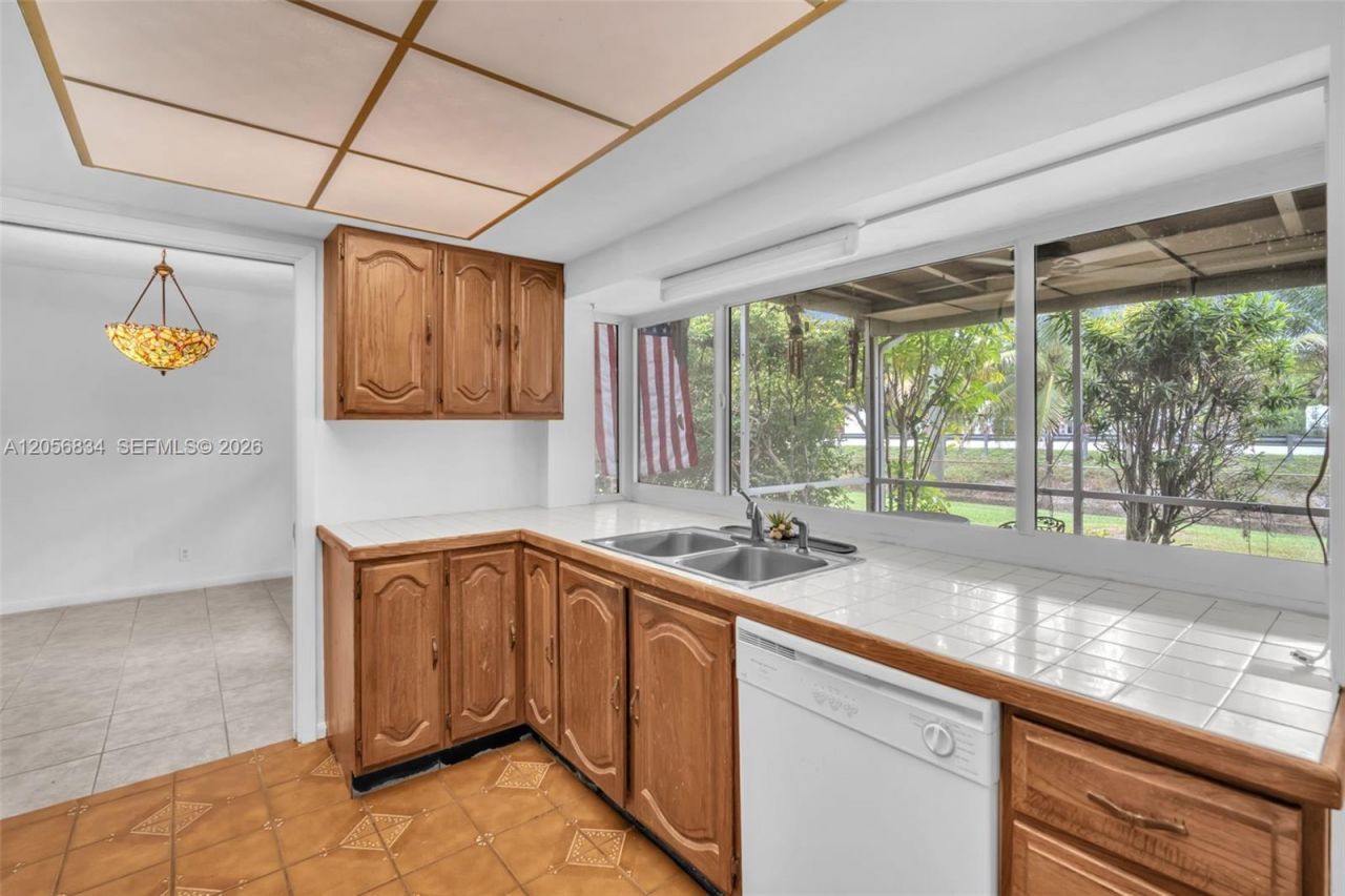 4770 SW 70th Ter, Davie, FL 33314 Photo