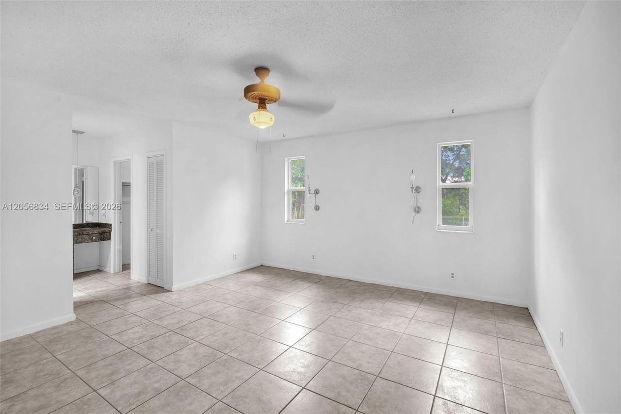 4770 SW 70th Ter, Davie, FL 33314 Photo