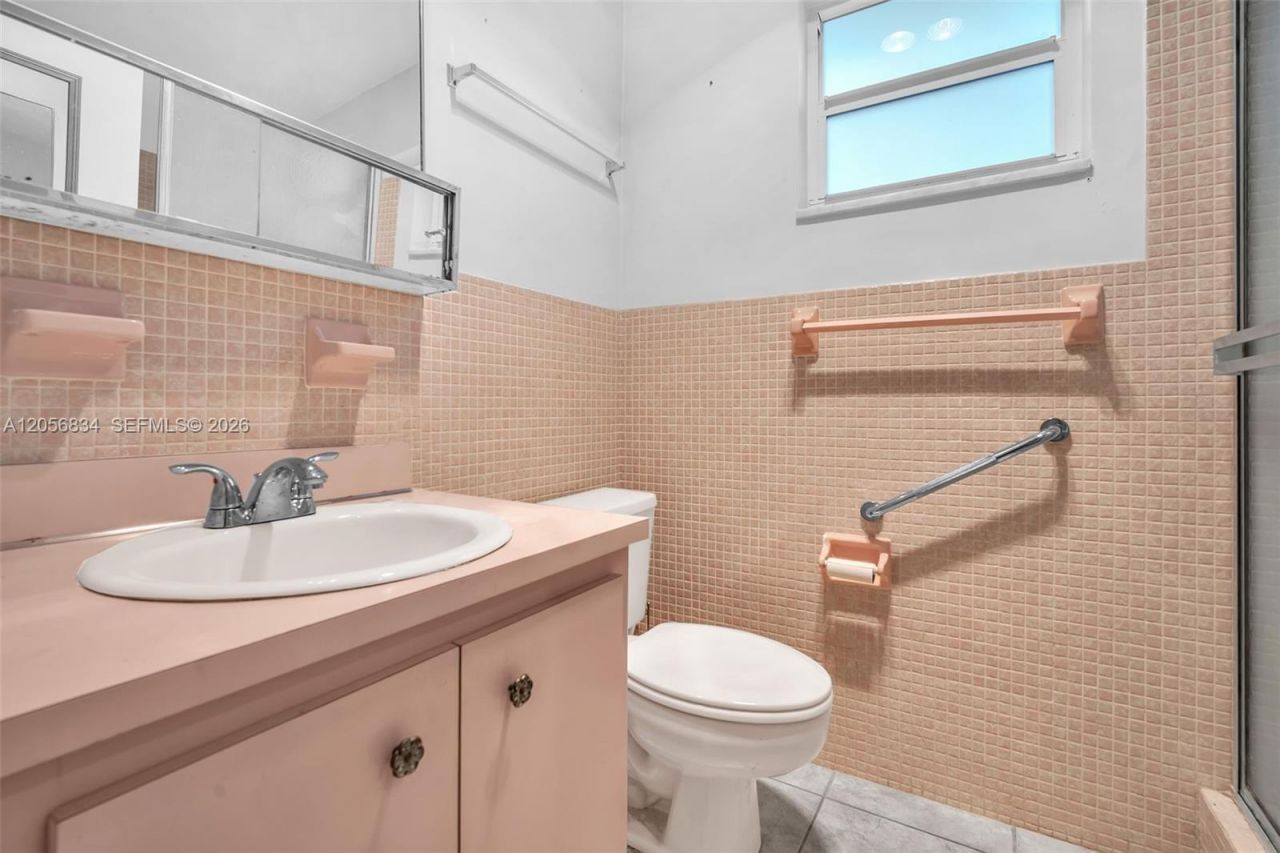 4770 SW 70th Ter, Davie, FL 33314 Photo