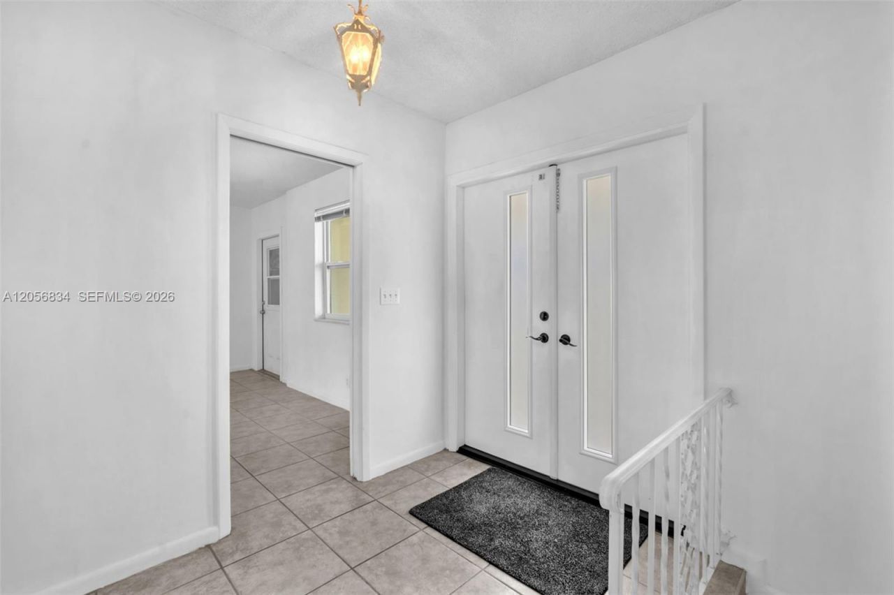 4770 SW 70th Ter, Davie, FL 33314 Photo