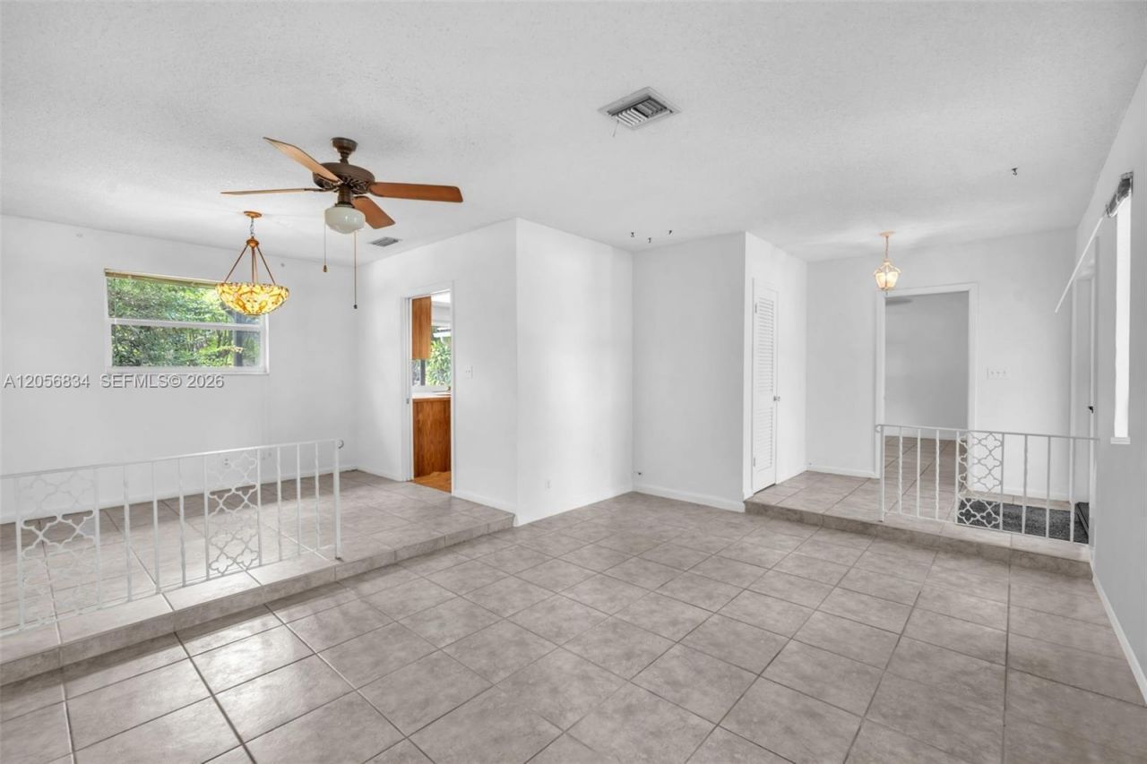4770 SW 70th Ter, Davie, FL 33314 Photo