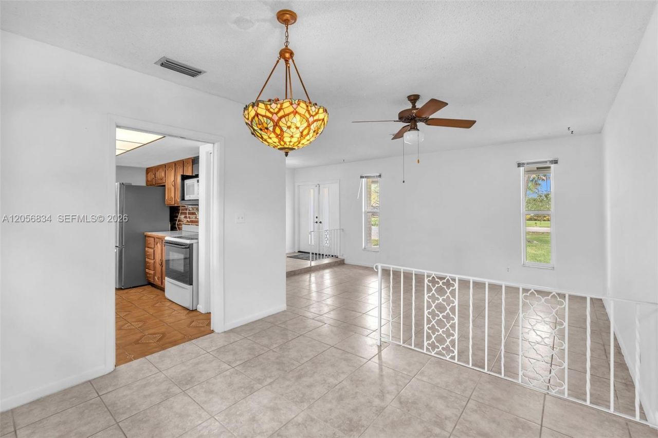 4770 SW 70th Ter, Davie, FL 33314 Photo