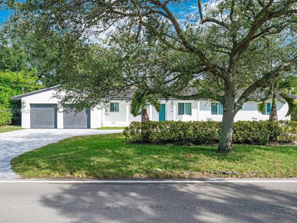 739 Blue Rd , Coral Gables, FL 33146