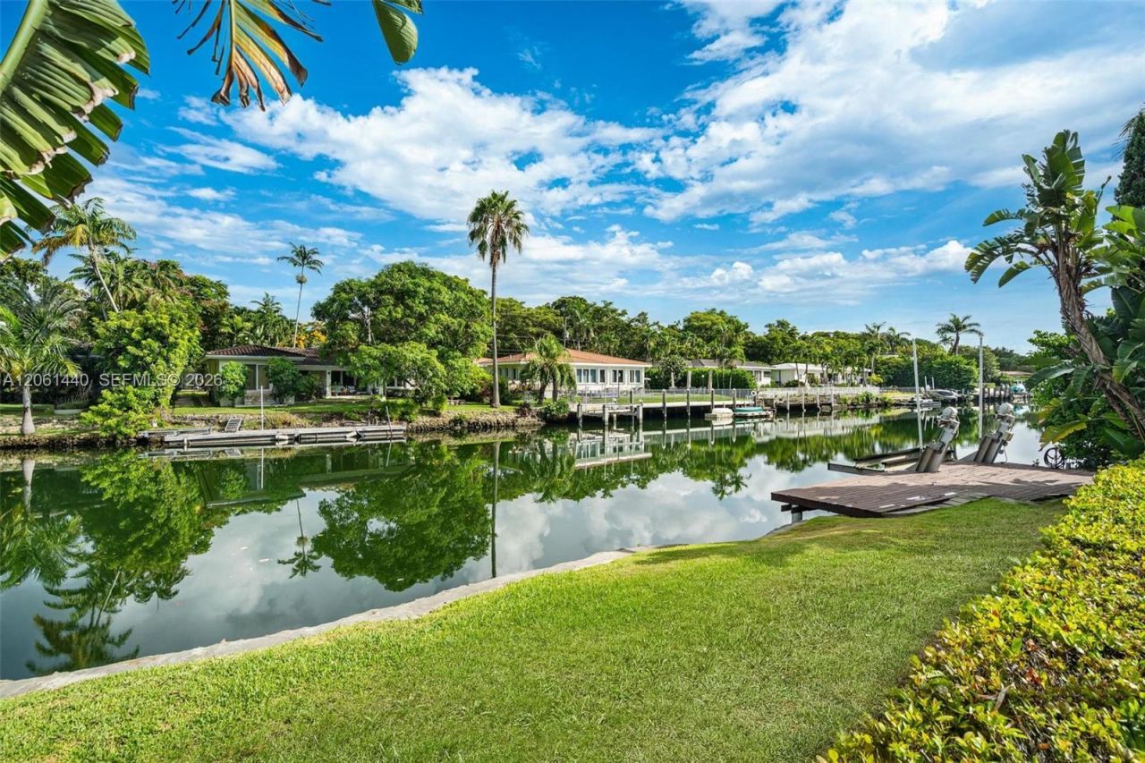 739 Blue Rd , Coral Gables, FL 33146 Photo