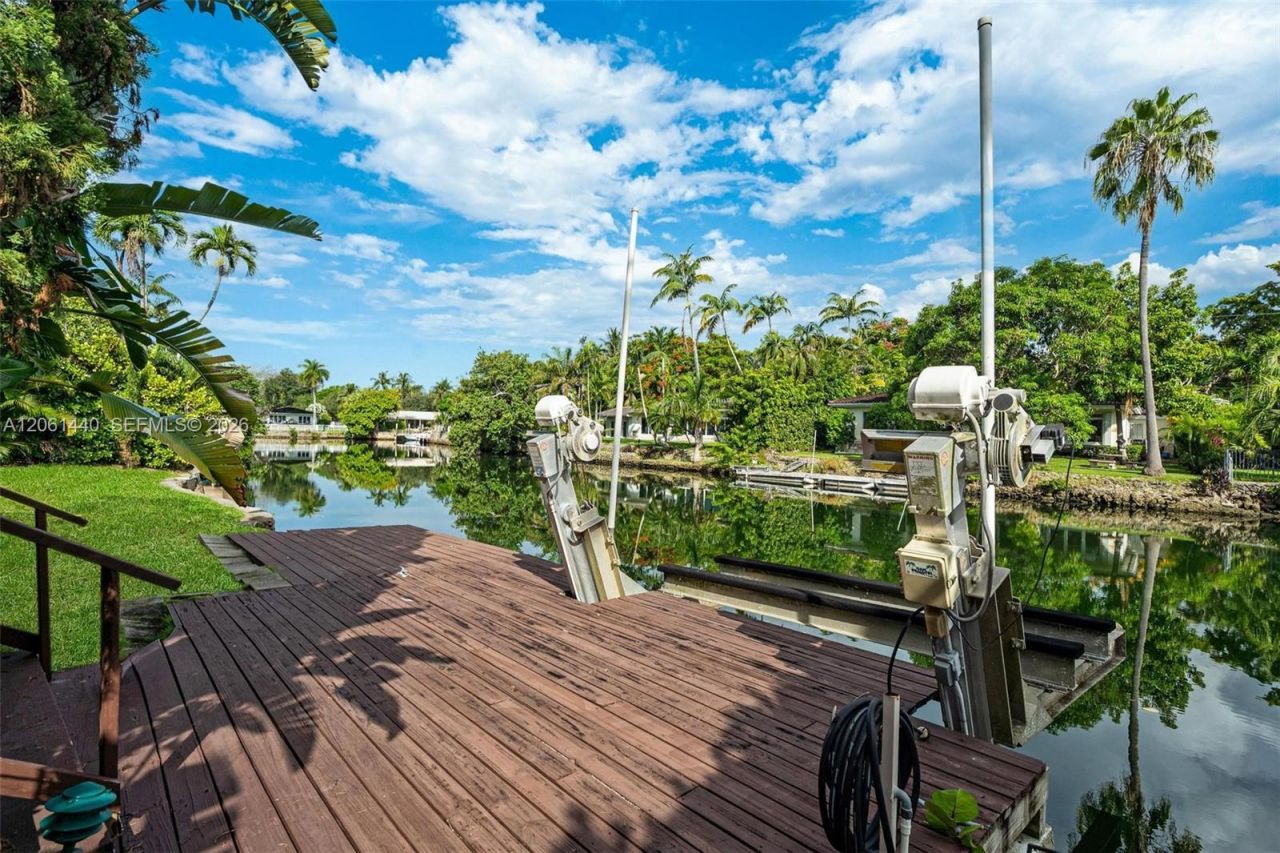 739 Blue Rd , Coral Gables, FL 33146 Photo
