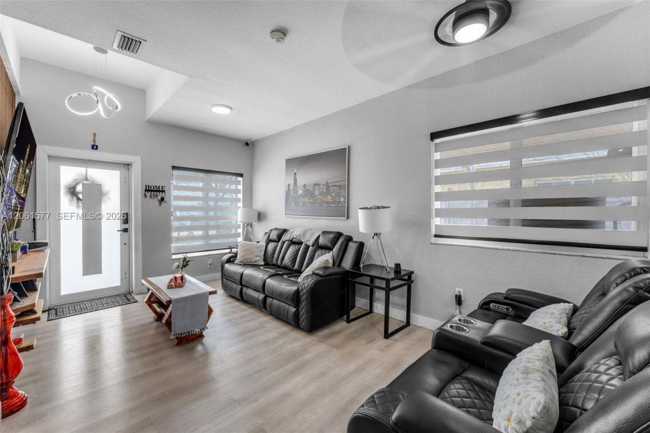 12260 SW 214th St , Unit 2, Miami, FL 33177 Photo