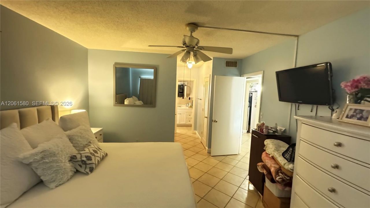 2200 Park Ln , Unit 311, Hollywood, FL 33021 Photo