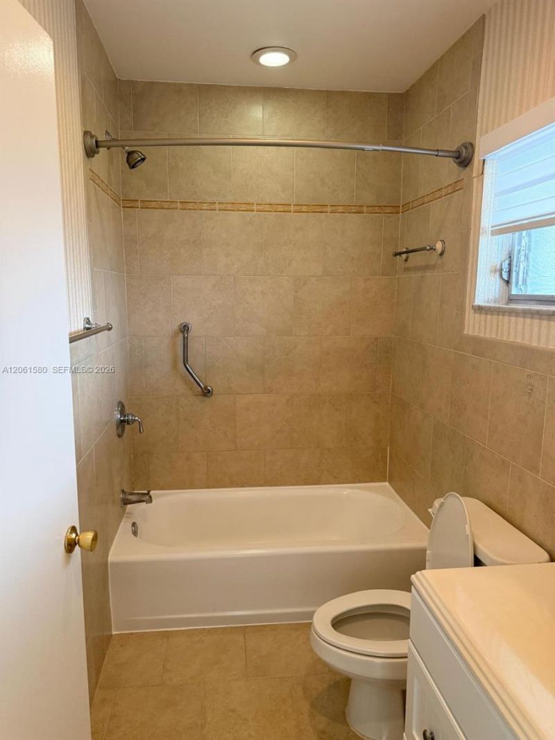 2200 Park Ln, Unit 311, Hollywood, FL 33021 Photo