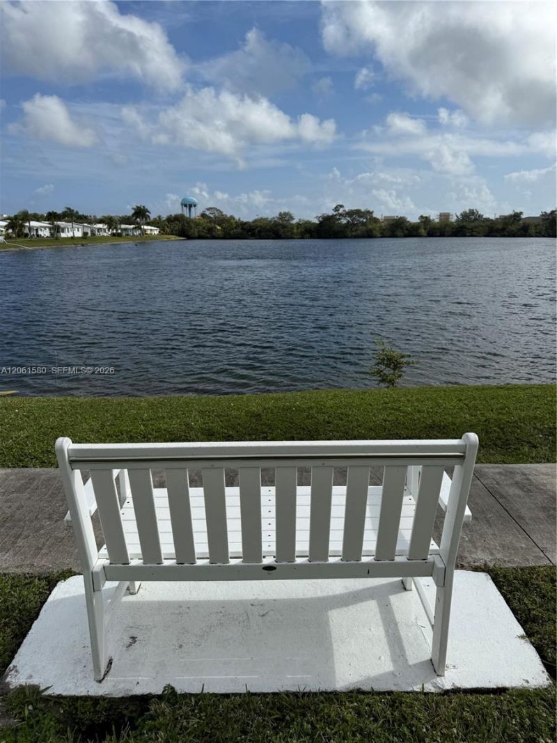 2200 Park Ln , Unit 311, Hollywood, FL 33021 Photo