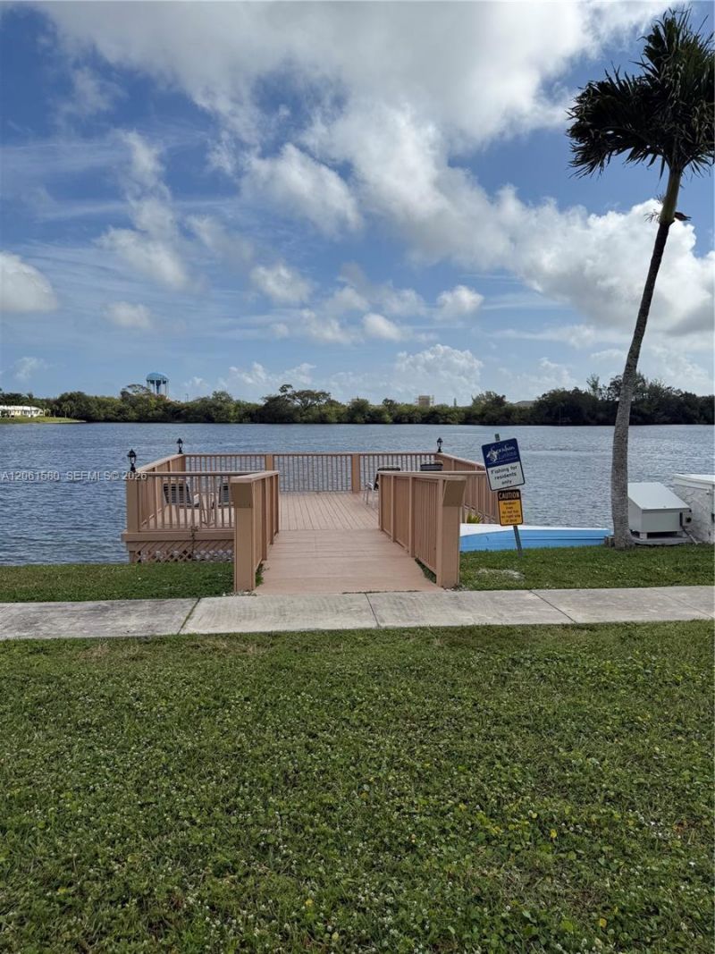2200 Park Ln , Unit 311, Hollywood, FL 33021 Photo