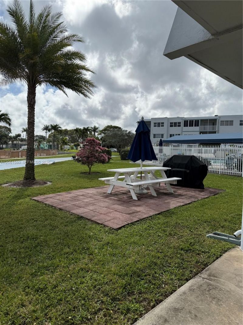 2200 Park Ln , Unit 311, Hollywood, FL 33021 Photo