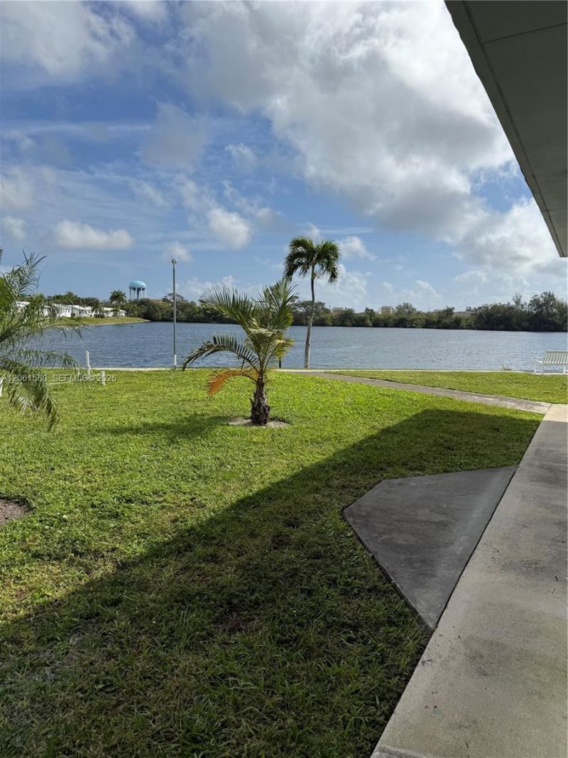 2200 Park Ln , Unit 311, Hollywood, FL 33021 Photo
