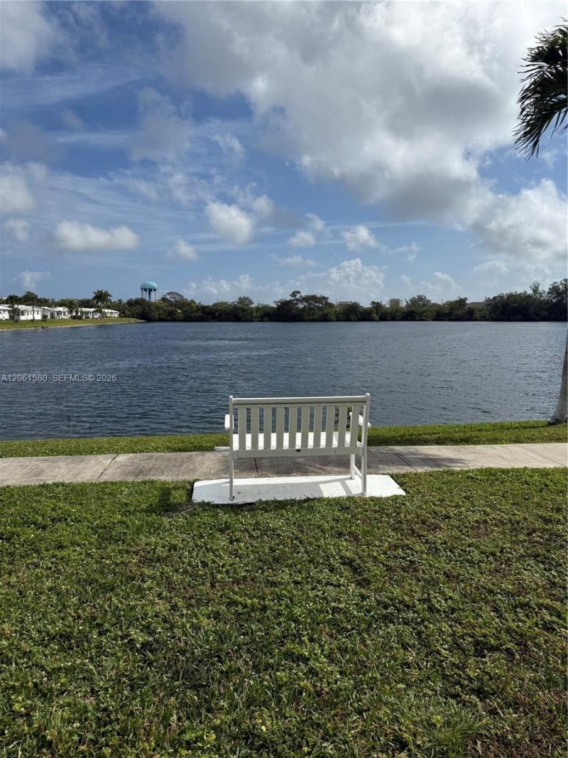 2200 Park Ln , Unit 311, Hollywood, FL 33021 Photo