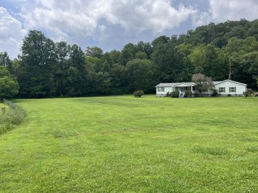 24667 N US-119 Highway, Cumberland, KY 40823