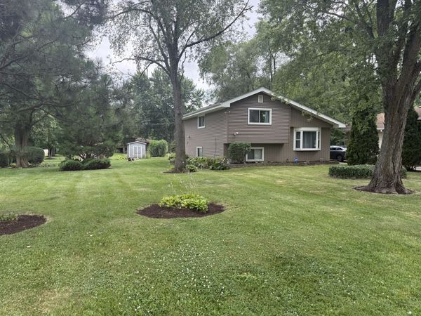 29W313 Ray Avenue, West Chicago, IL 60185