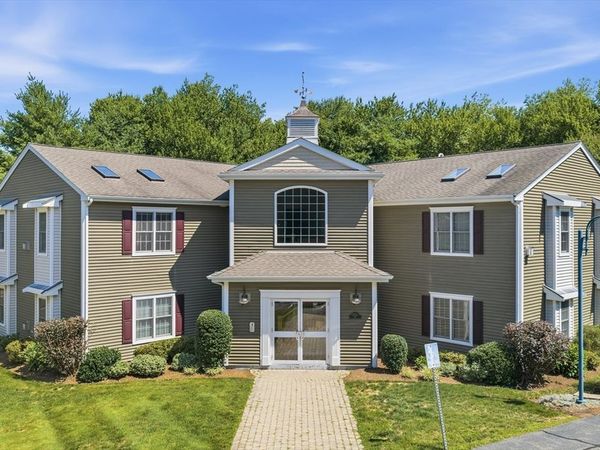 215 Longmeadow Rd, Unit 104, Taunton, MA 02780