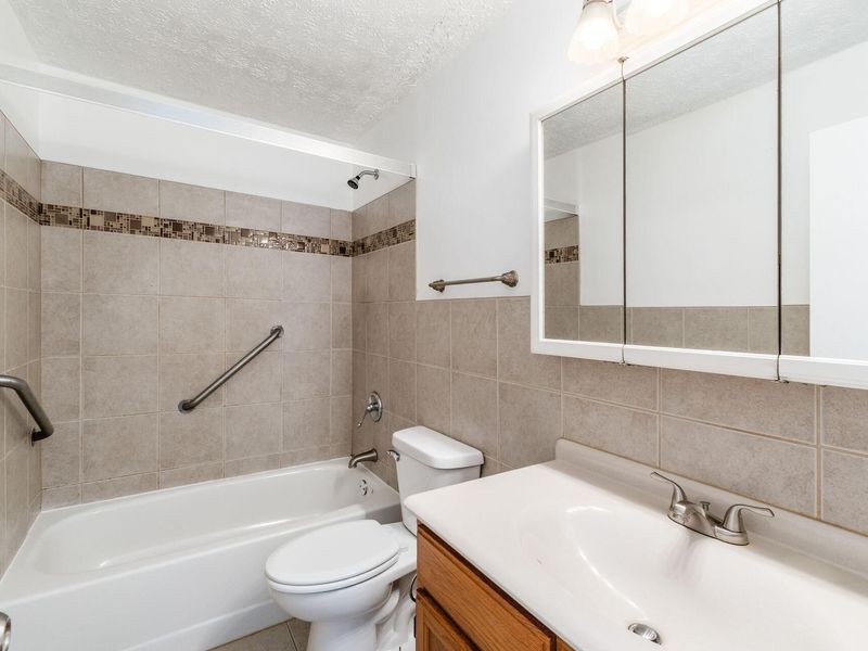 4432 Saint Margaret Lane, Columbus, OH 43213 Photo 16