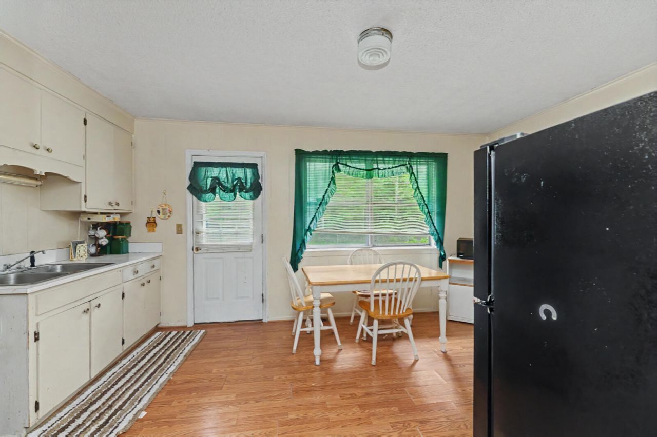 419 Cleveland Street Photo 6