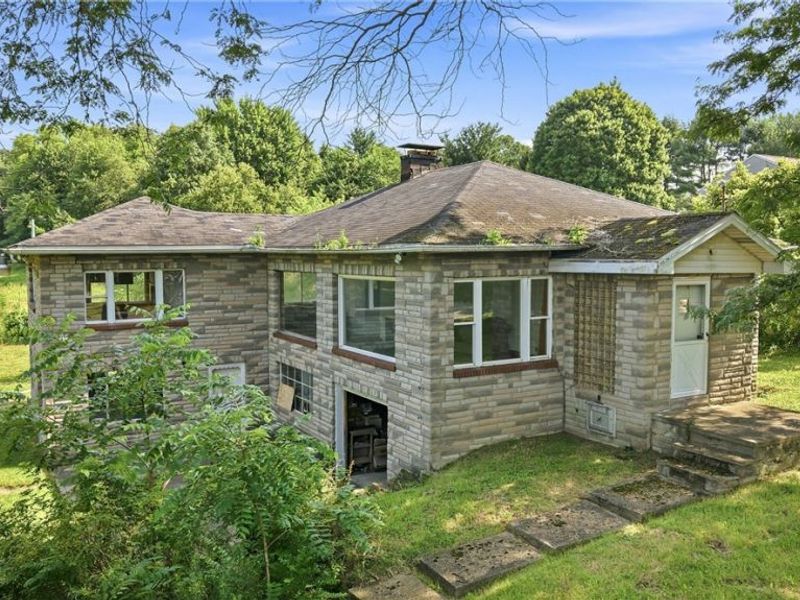 6585 Chestnut Ridge Road, Hubbard, OH 44425 Photo 4