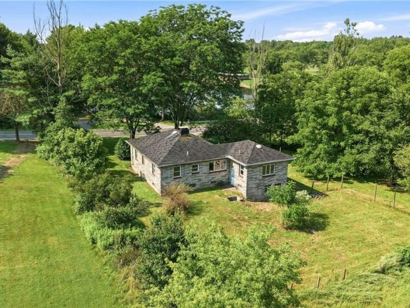 6585 Chestnut Ridge Road, Hubbard, OH 44425 Photo 9