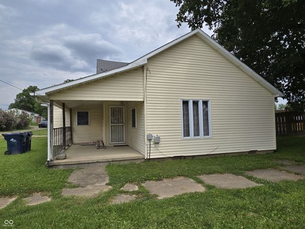5230 W State Road 38 , New Castle, IN 47362