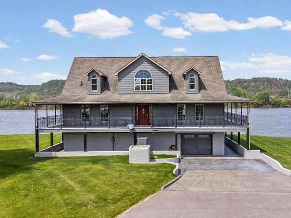 9176 S Pleasant HWY, St. Marys, WV 26170