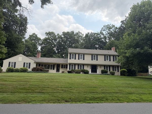 29 W Colonial Rd, Wilbraham, MA 01095
