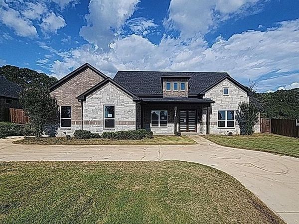 740 Arledge Street, Azle, TX 76020