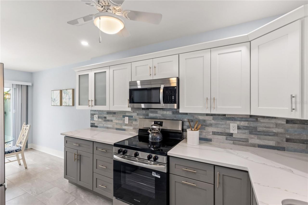 1 Windrush Boulevard, Unit 63, Indian Rocks Beach, FL 33785 Photo